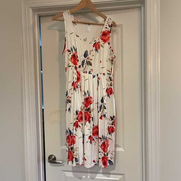 SHEIN Dresses & Skirts - ⭐️ Shein Red Floral Midi Dress